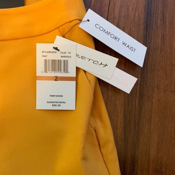 Amanda & Chelsea Cropped Skinny Pants in Merigold - Picture 4 of 4